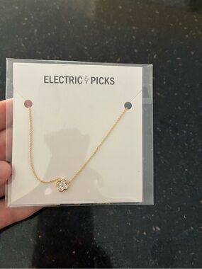 NEW Electric Picks Elegant Floral Pendant Necklace